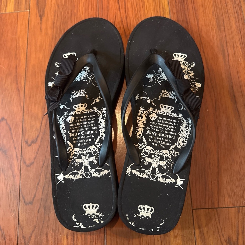 Juicy Couture Black and White Flip Flops